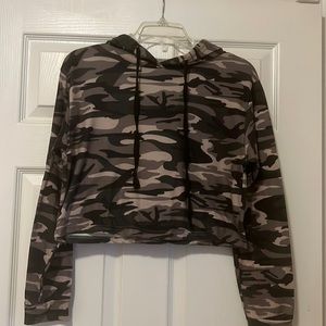 Camouflage crop top